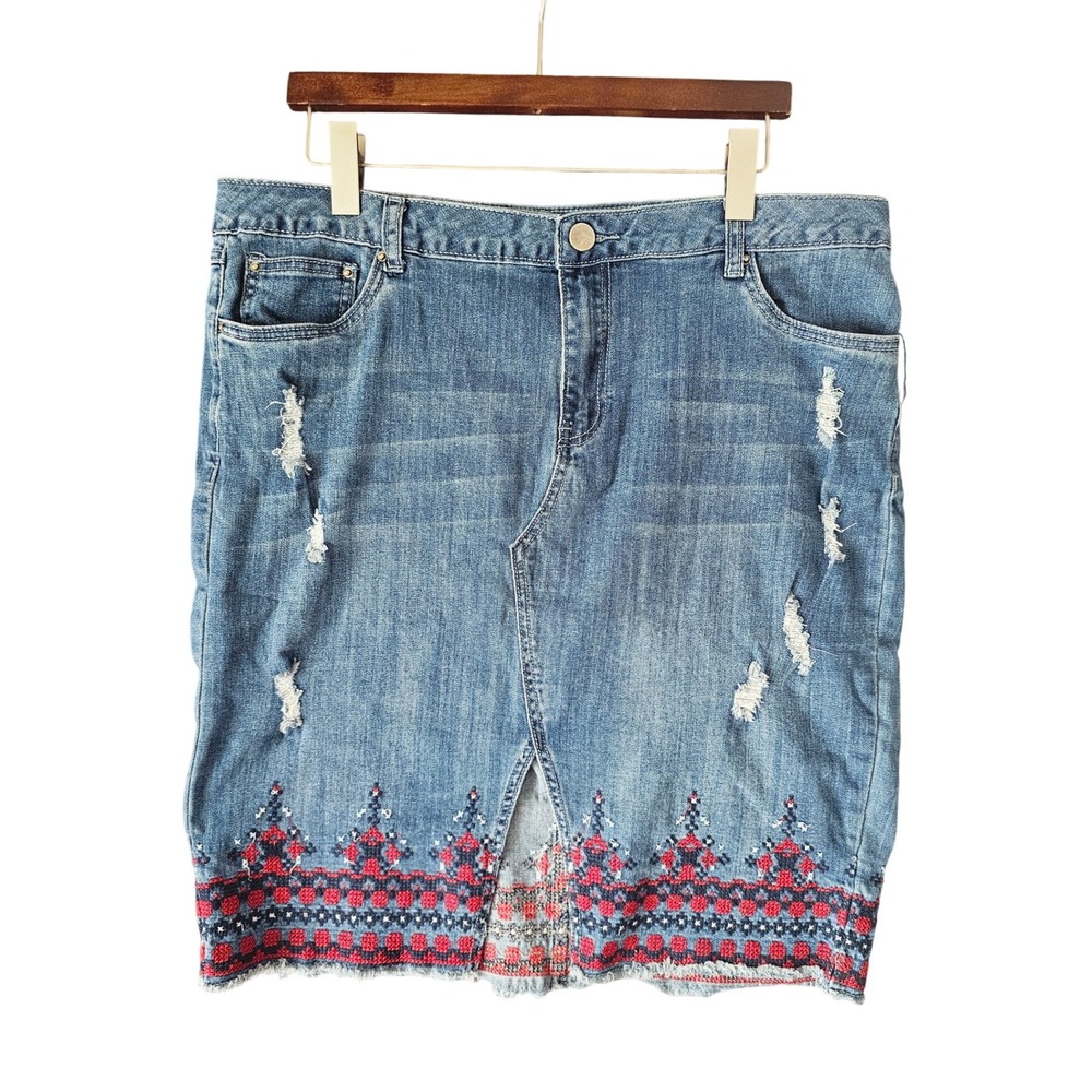 Baccini Women's Size 14‎ Distressed Denim Skirt Embroidered Hem Casual